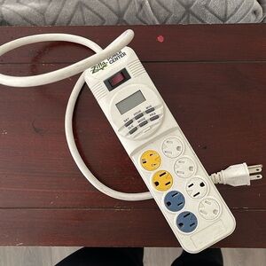 Zilla Lighting & Terrarium Heat Power Center for Reptile Habitats, Digital